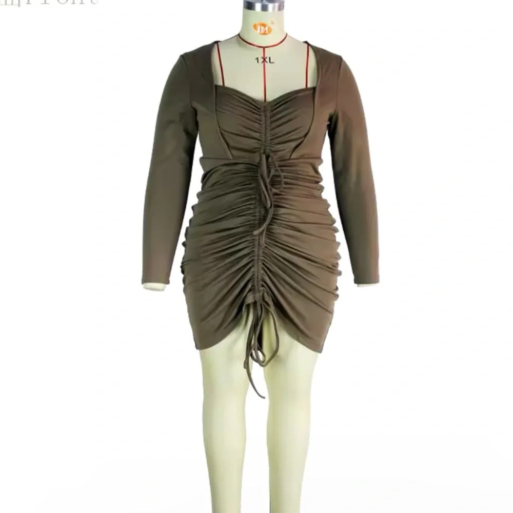 NEW💕 Plus Size Drawstring Dress - Picture 4 of 8